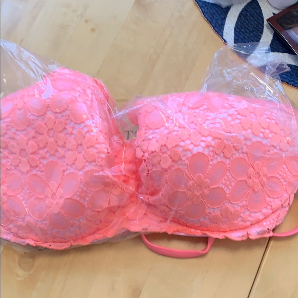 Brand new Victoria secret bandeau top